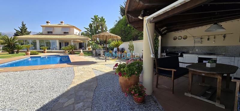 Foto d0f3590f-6d3a-4364-9869-f9840e5ef55f. Xalet amb aparcament piscina a Sayalonga