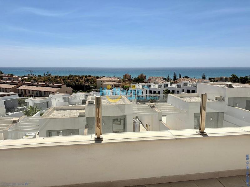 Foto c1dda350-2150-4cee-ba98-c4784aa73b21. Chalet avec parking piscine dans Añoreta Baja Rincón de la Victoria