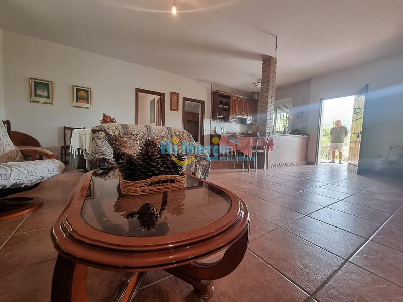 Foto 3a65c730-bfad-433e-81a2-bca23a8327f5. Casa  de campo 3 dormitorios con parcela de 3242 m2 y vista despejada a la montaña en Canillas de Aceituno