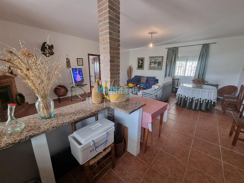 Foto 7f50333e-777a-4ffd-9cc1-4a158c935f38. Casa  de campo 3 dormitorios con parcela de 3242 m2 y vista despejada a la montaña en Canillas de Aceituno