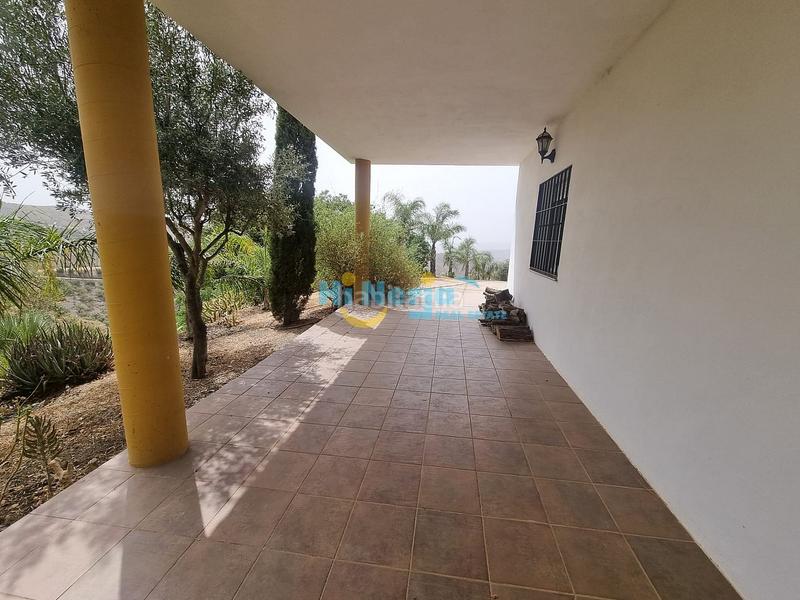 Foto 83cc2b44-13c8-4438-8713-e75b1586bd63. Casa  de campo 3 dormitorios con parcela de 3242 m2 y vista despejada a la montaña en Canillas de Aceituno