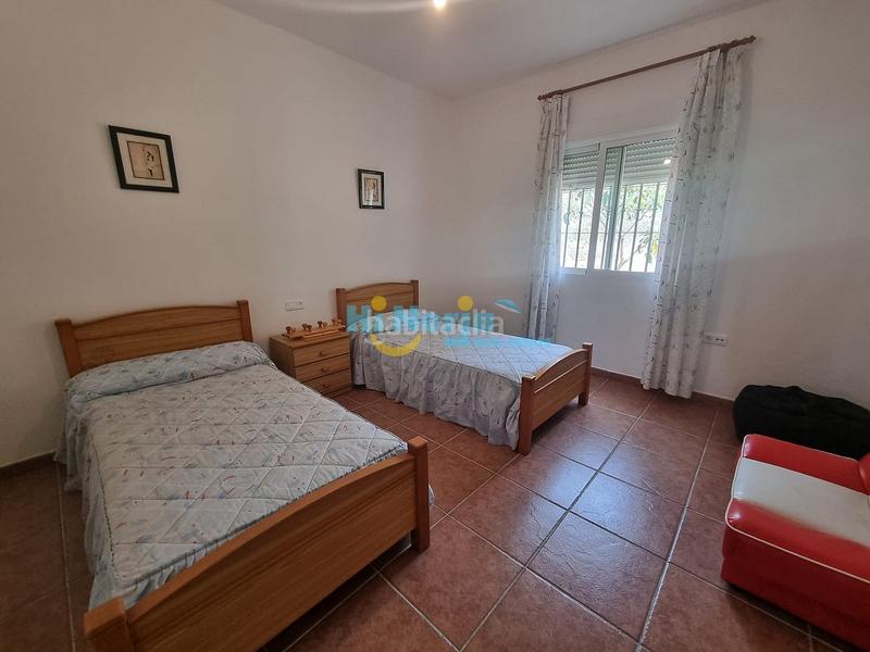 Foto c075fa39-5fcf-4c89-b2d3-7e52f4c51c89. Casa  de campo 3 dormitorios con parcela de 3242 m2 y vista despejada a la montaña en Canillas de Aceituno