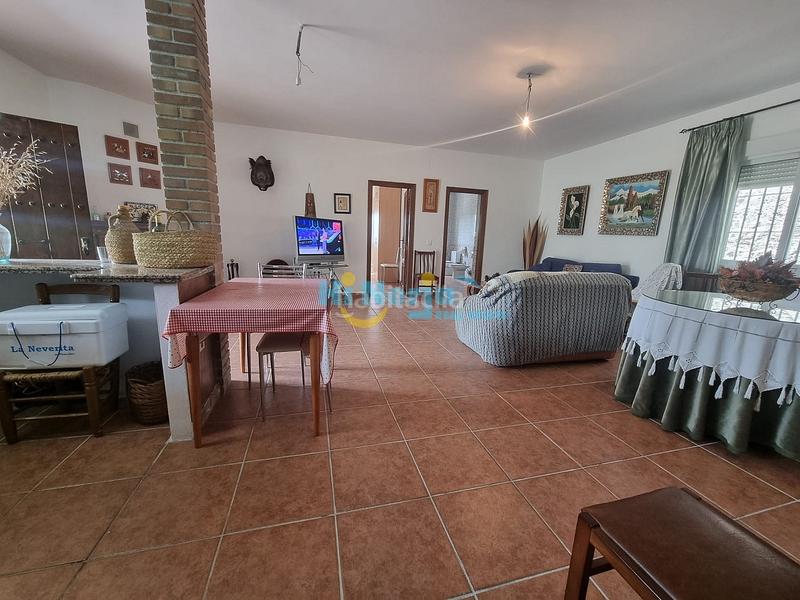 Foto d7c81ed7-198e-4085-8945-5c55d4763602. Casa  de campo 3 dormitorios con parcela de 3242 m2 y vista despejada a la montaña en Canillas de Aceituno