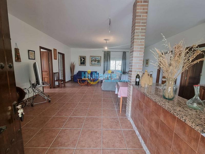 Foto dea6357b-55c1-4c3c-bcb7-25db532e90b9. Casa  de campo 3 dormitorios con parcela de 3242 m2 y vista despejada a la montaña en Canillas de Aceituno