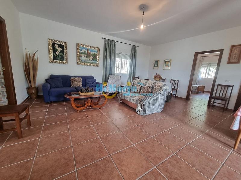 Foto e8ace131-4160-44ee-b486-3350d6499085. Casa  de campo 3 dormitorios con parcela de 3242 m2 y vista despejada a la montaña en Canillas de Aceituno