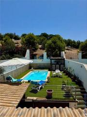 Maison à Centro Histórico. Casa pareada de 120 m2 con 3 dormitorios, piscina privada, garaj