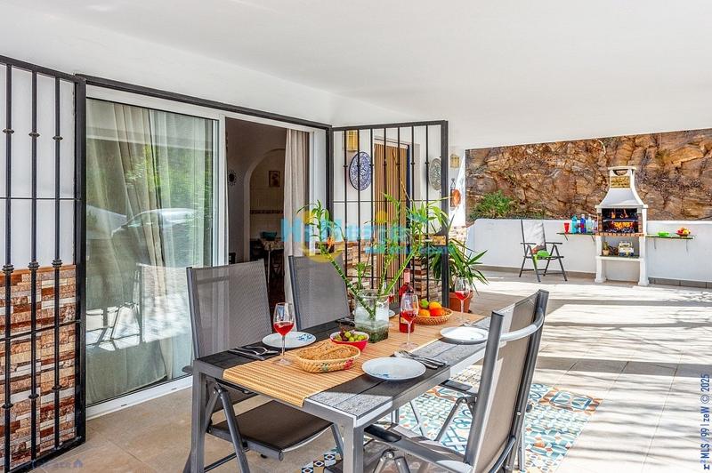 Foto ee6e1009-5248-4e7a-97d2-7fa3926038ed. House with parking pool in Torrox pueblo Torrox