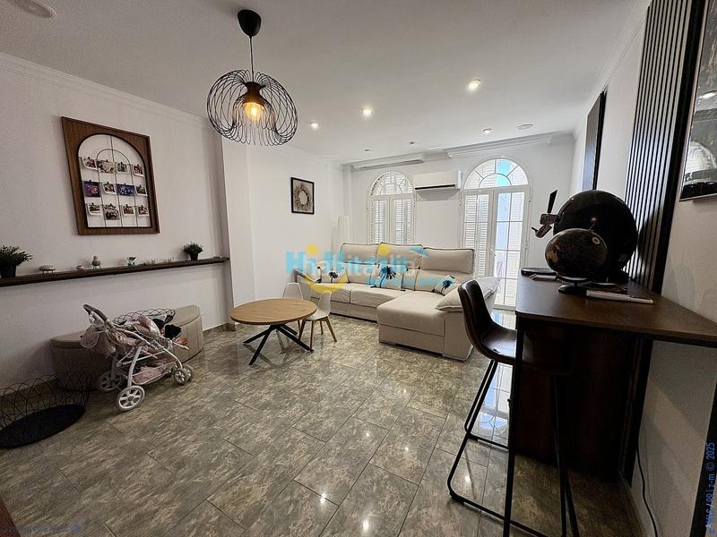 Foto 14e86b7c-ddce-4046-b0cb-e2906e6e2a36. Chalet mit parking in Caleta de Velez