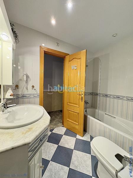 Foto 51477c4d-3fd8-4cbb-9fe1-bf3145b3cc4c. Chalet mit parking in Caleta de Velez