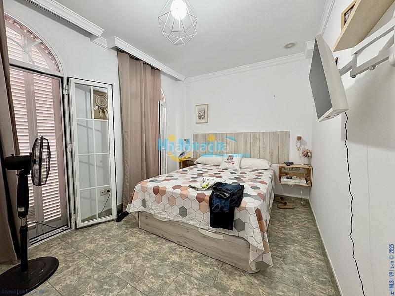 Foto 569c9050-e9bb-4763-8f38-df242bae3240. Chalet mit parking in Caleta de Velez