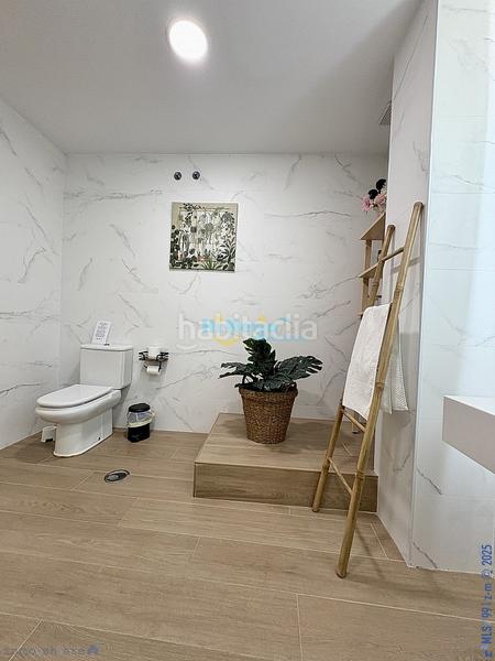 Foto 5957d941-83ce-40bc-ad8c-a0e4e202ec93. Chalet mit parking in Caleta de Velez