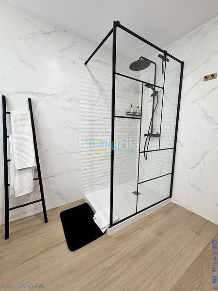 Foto ad68c2fb-b1d1-44ea-bfbb-b7cf01a612f4. Chalet mit parking in Caleta de Velez