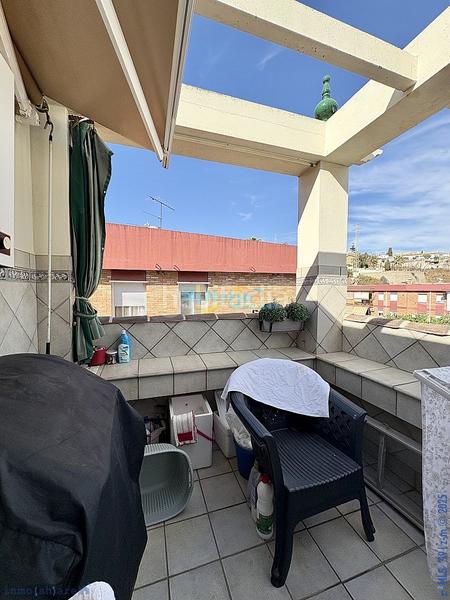 Foto c9270981-0174-46c6-acd6-a97b57aab2e0. Chalet mit parking in Caleta de Velez