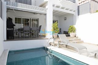 Casa a Centro. Casa adosada 2 dormitorios con terraza, piscina privada y gran s
