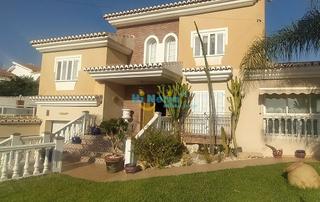 Casa en Trayamar. Villa enorme 4 dormitorios con terrazas garaje para 2 coches, so