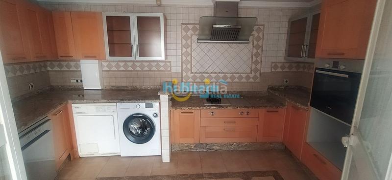 Foto 7551cef2-fbae-4680-b9fa-c6164e0bb197. Maison avec chauffage parking dans Trayamar Algarrobo