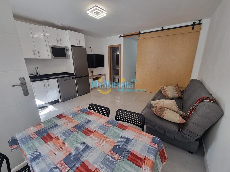 Foto 80de2680-2b6a-4287-a6a7-1a10654983c9. Apartament amb calefacció a El Peñoncillo Torrox