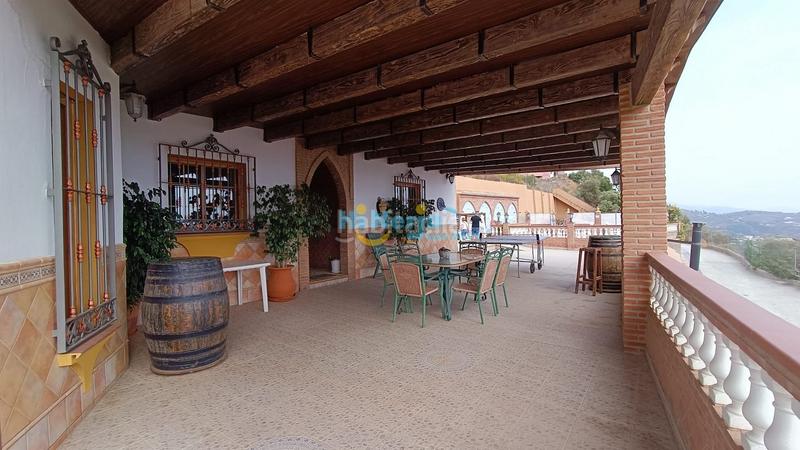 Foto 2a6910f9-96cb-495b-b00c-a148e35e9579. Miete chalet mit heizung parking pool in Torrox pueblo Torrox