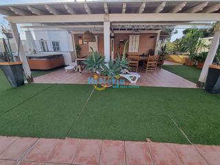 Appartement à Centro. Atico 2 dormitorios con gran plaza de parking primera linea de p