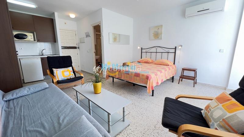 Foto f3715051-a7b0-4e7c-aa3d-1a47c74d1cc0. Rent apartment with heating pool in El Peñoncillo Torrox