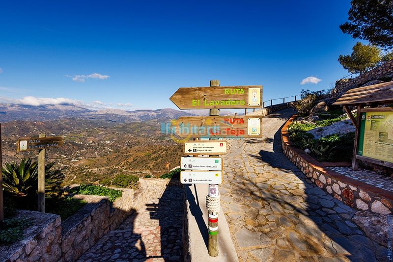 Foto 26b0175f-f828-4dcf-b4c2-02133e038d36. Casa adossada amb calefacció a Comares