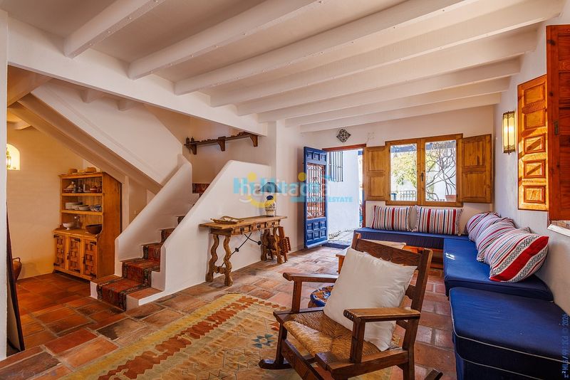 Foto 33225734-94b7-4e1f-aa40-3db335fc059e. Casa adossada amb calefacció a Comares