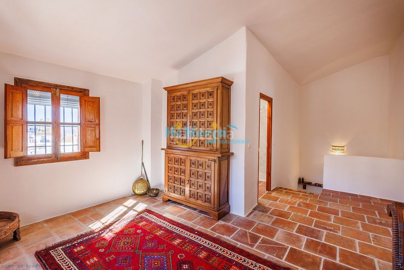 Foto 35366dc0-4b5a-49f2-9738-ad2d27c864ff. Casa adossada amb calefacció a Comares