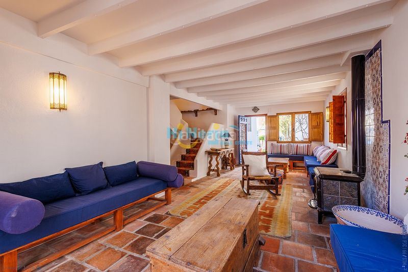 Foto 54b1245f-0bb6-4e56-ba53-efa3ddeb5f88. Casa adossada amb calefacció a Comares