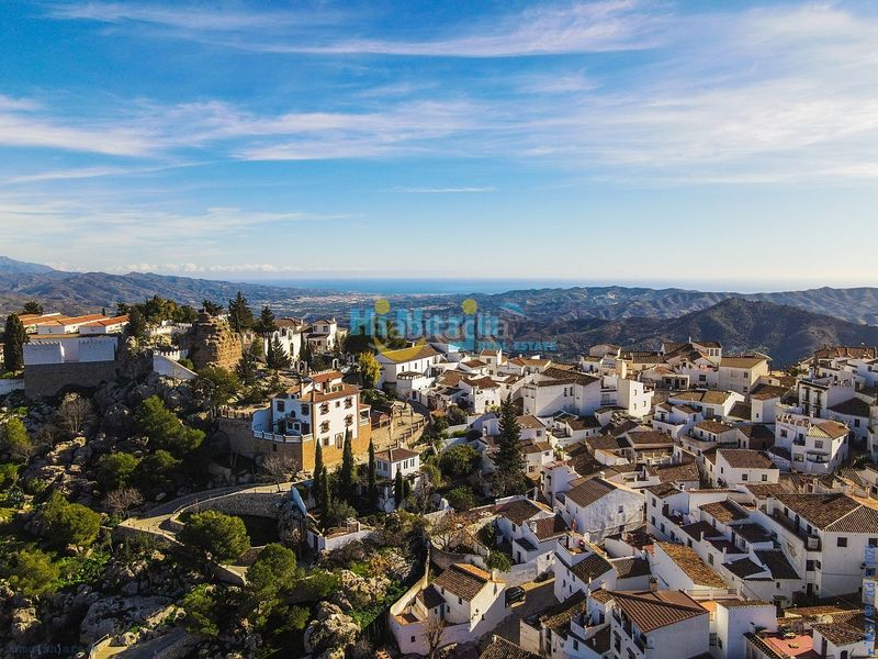 Foto 56d49f0f-8452-44e0-8f02-47a72f374216. Casa adossada amb calefacció a Comares