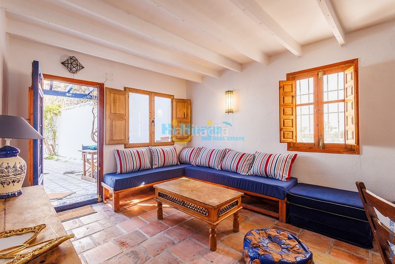 Foto 5ddd27df-fb24-439a-95dc-75e16f69d50b. Casa adossada amb calefacció a Comares