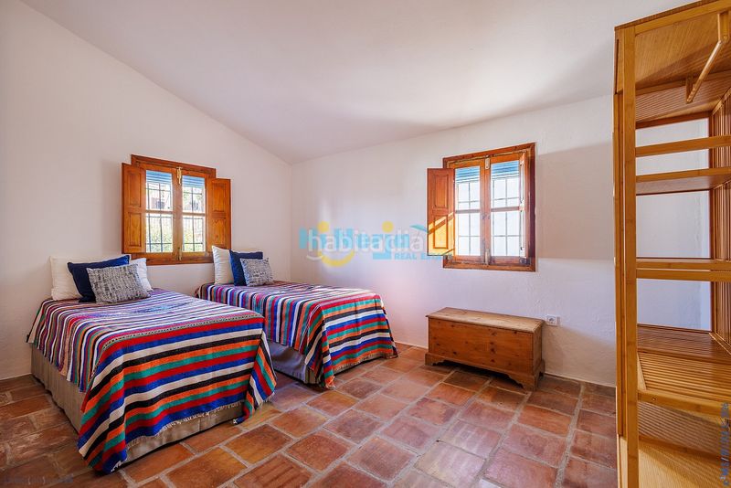 Foto 8c8899db-44d1-45ce-adda-7dfef484986d. Casa adossada amb calefacció a Comares