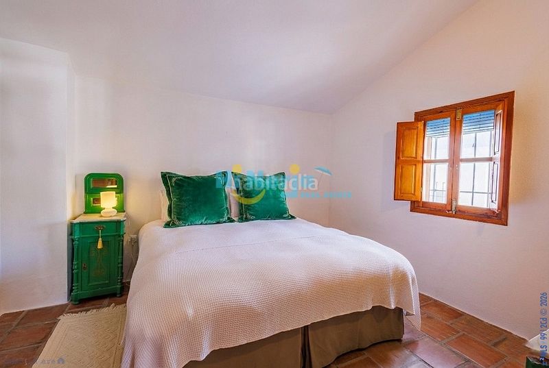 Foto 94ccd6af-4341-4b2e-8626-4b8d55390de7. Casa adossada amb calefacció a Comares