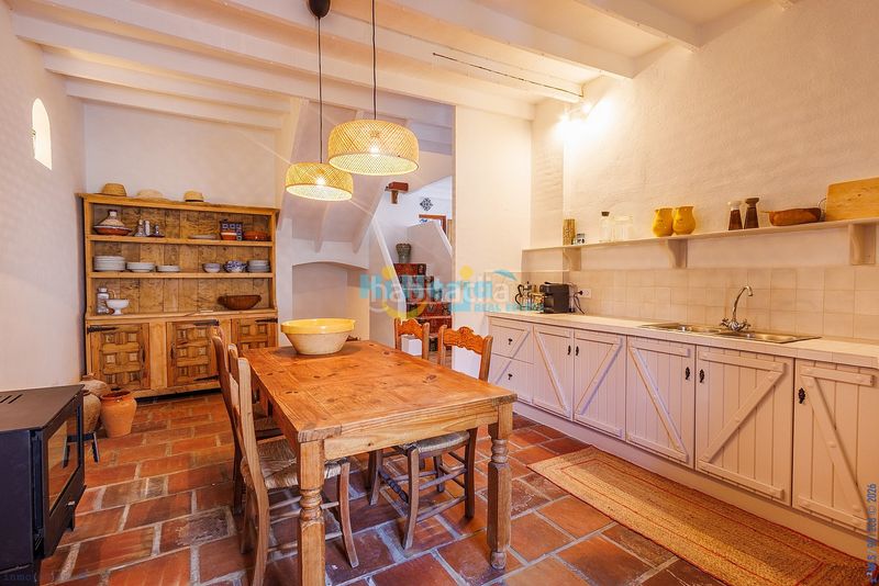 Foto aa8d32b1-54f8-401f-bf90-82ed44f1aa7f. Casa adossada amb calefacció a Comares