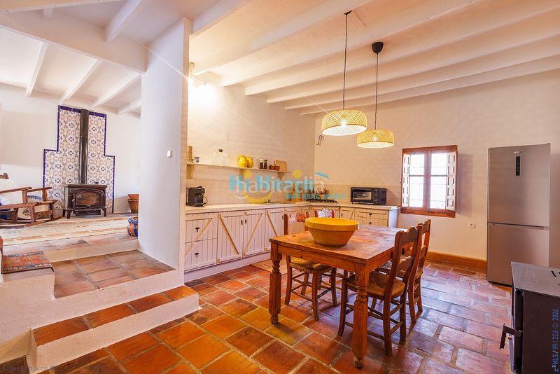 Foto d7b56285-1c57-40cc-b7bc-bc235785b0bb. Casa adossada amb calefacció a Comares