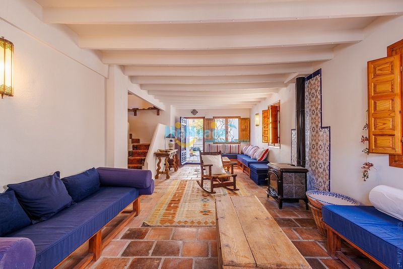 Foto f91cf3b3-7f0b-4779-a328-028cf5ab4fdb. Casa adossada amb calefacció a Comares