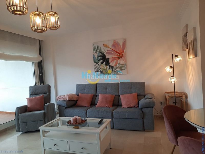 Foto 2c0f1c56-565d-4edb-a88b-dd7f200b25a2. Apartament amb aparcament a Torrox pueblo Torrox