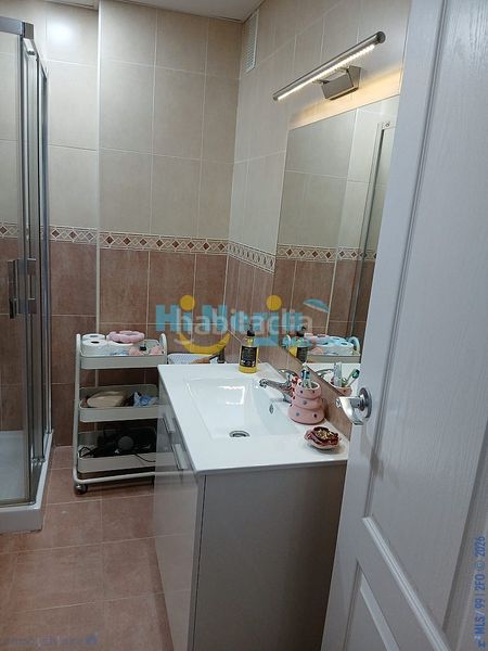 Foto 75b84964-ab81-4238-948e-f9b969527e2b. Apartament amb aparcament a Torrox pueblo Torrox