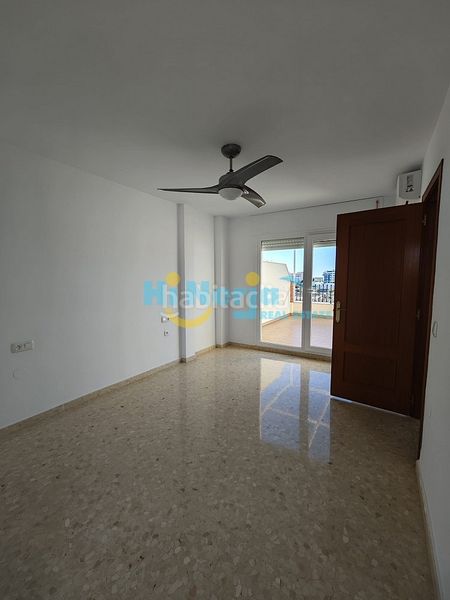 Foto a8a55ff7-7aab-43fa-885c-56f495d53c1c. Dúplex a Centro Torre del Mar
