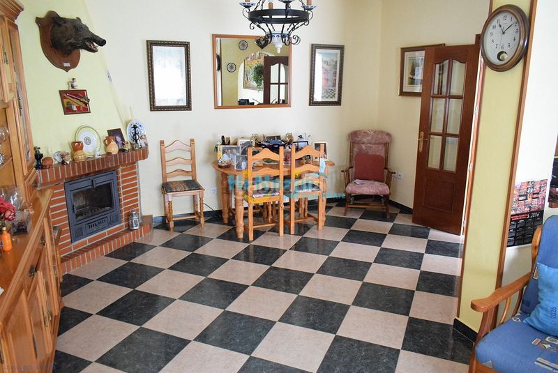 Foto 5980233f-7cc0-45fb-b692-3fc8e05a6568. Casa amb aparcament piscina a Canillas de Aceituno