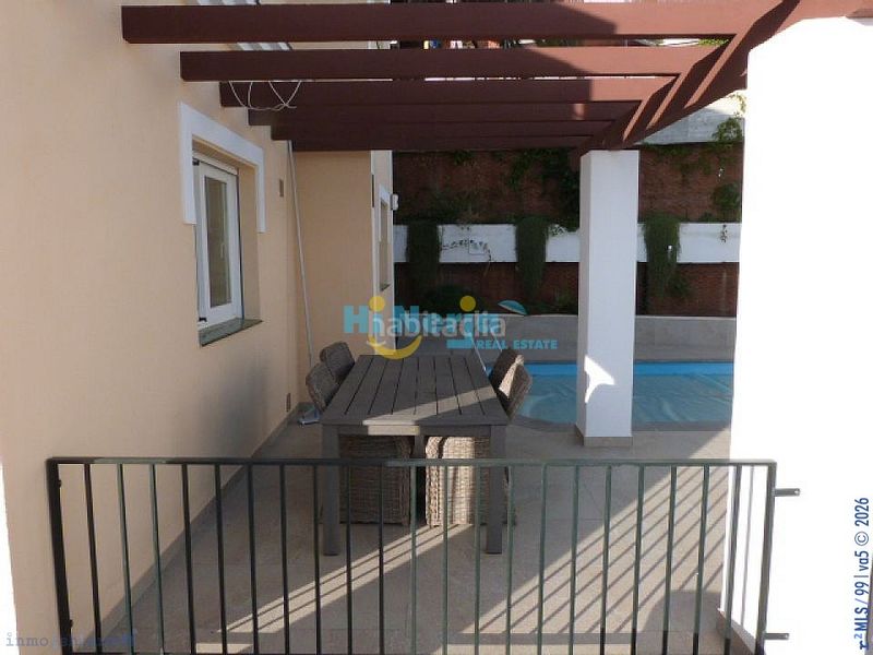 Foto 70cb059f-8872-44d8-bb69-c58029f91574. Xalet amb aparcament piscina a El Peñoncillo Torrox