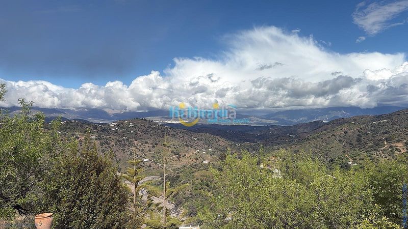 Foto ea9ee876-d9e5-4c74-8443-fe7bafbe6fb5. Xalet amb aparcament piscina a Comares