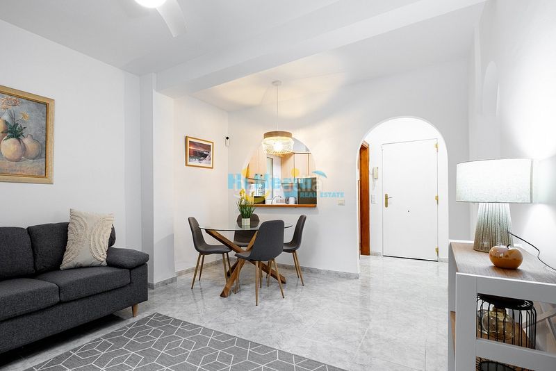 Foto 090879f0-92b2-48a1-9f98-9bdaaf6701a5. Apartament amb aparcament piscina a Centro Nerja