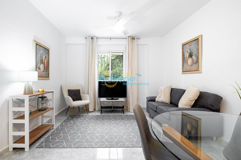 Foto 4d8b0dcf-79a2-4765-87e2-d17799d14838. Apartament amb aparcament piscina a Centro Nerja