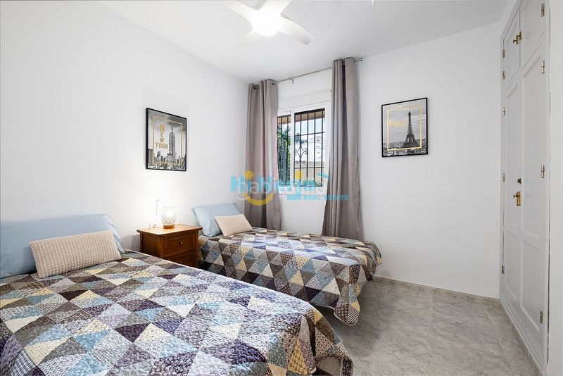 Foto d14f12de-4a5e-412f-8fab-4d9c2ce25263. Apartament amb aparcament piscina a Centro Nerja