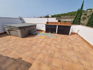 Affitto Piccolo appartamento in Frigiliana. Apartamento 2 dormitorios con terraza, solarium con jacuzzi,  a