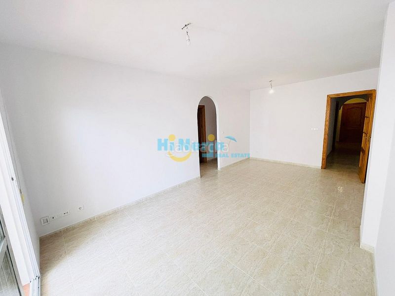 Foto ed844557-64d7-4db4-940d-764bb621ed1d. Apartament amb piscina a El Peñoncillo Torrox