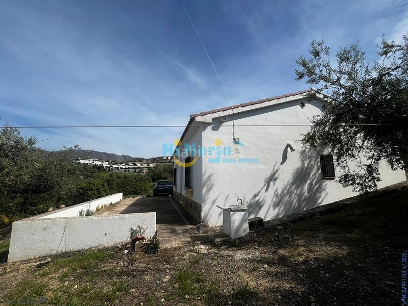 Foto 6cd7717f-74da-4dd3-a6ac-256ba7f546bb. Casa amb aparcament a Alcaucín