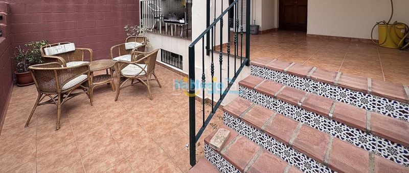 Foto 0525f487-1c49-491b-b790-34be69e895d1. Casa adossada a Centro Nerja