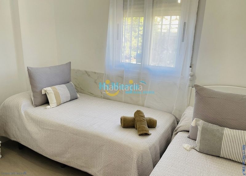 Foto 02ee3a9b-ea83-475e-8c14-d0421f9e8b93. Apartament amb piscina a Centro Nerja