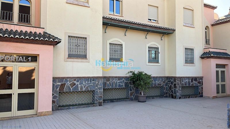 Foto 2f3c6d21-a405-4c6a-9425-fffe5aaf3c38. Apartament amb piscina a Centro Nerja